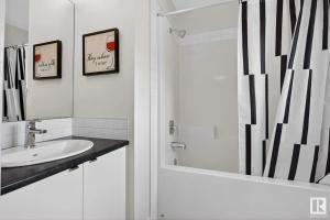 Koupelna v ubytování 6503 King Wynd SW