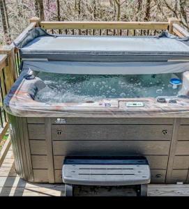 Φωτογραφία από το άλμπουμ του Crescent Moon Hygge Tiny Home by Dollywood, Hot Tub 3PM Check in σε Sevierville