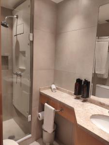 Phòng tắm tại CONFORT iNN JARDINS