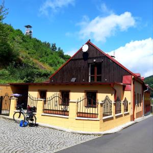 Το κτήριο όπου στεγάζεται  η παραθεριστική κατοικία