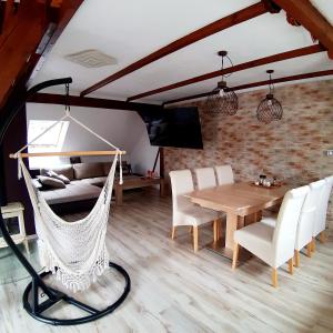 Μια τηλεόραση ή/και κέντρο ψυχαγωγίας στο V Domečku Jáchymov