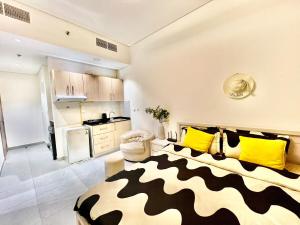 Kuchyň nebo kuchyňský kout v ubytování Karama Apple building