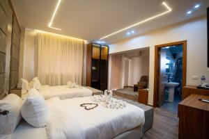 Galeriebild der Unterkunft Pyramids&&Tuya&&view inn in Kairo