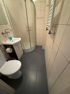 Phòng tắm tại Noclegi Maria +32 ảnh