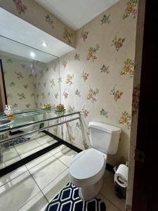 Ένα μπάνιο στο Escazu 3 BR Home Cozy Spacious Multiplaza y Cima +12 φωτογραφίες