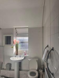 Un baño de Sheridans hotel 34 fotos más