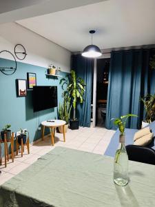 TV i/ili multimedijalni sistem u objektu Altos de Barrio Sur