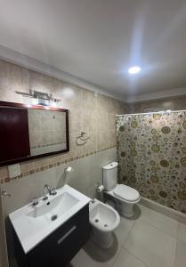 Bilik mandi di Casa Serena Rio dos