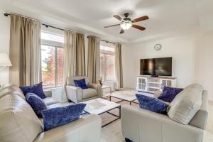 TV a/nebo společenská místnost v ubytování Near Denver airport 20 min away from downtown