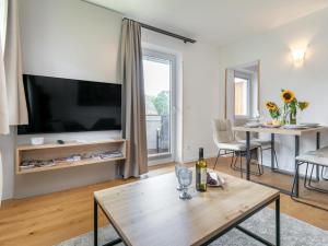 Μια τηλεόραση ή/και κέντρο ψυχαγωγίας στο Eden Kleinbichl Top 7