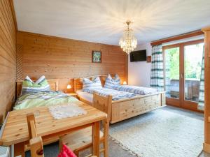 Postel nebo postele na pokoji v ubytování Haus Alpenblick