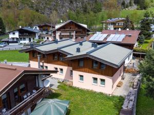 an overhead view of a house with solar panels on it at Haus Oliver 3 in Längenfeld