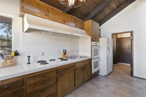 Köök või kööginurk majutusasutuses 052 - Condor Cove - Big Bear Getaway