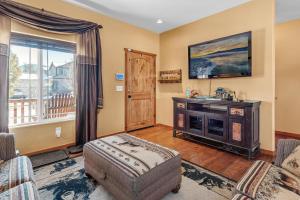 Fotografie z fotogalerie ubytování 017 - Malabar Paradise - Big Bear Getaway v destinaci Big Bear City + 43 fotografií