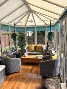 Χώρος καθιστικού στο Beautiful House Edinburgh South