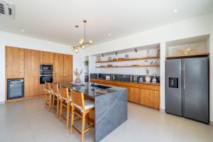 Køkken eller tekøkken på Casa Daria Sofia - Oceanview Luxury 4BR Villa + 53 billeder