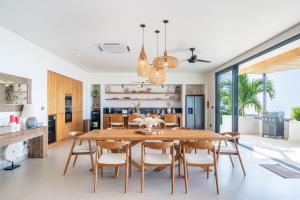 Et opholdsområde på Casa Daria Sofia - Oceanview Luxury 4BR Villa