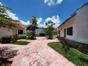 Το κτήριο όπου στεγάζεται  το παραθεριστικό πάρκο