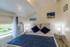 Au chant des cigalesにあるベッド