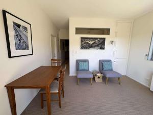 Χώρος καθιστικού στο Riverside Apartment +2 φωτογραφίες