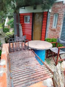 Bazén v ubytování Tiny House con parrilla y jardín cerca del mar nebo v jeho okolí