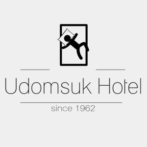 サトゥーンにあるUdomsuk Hotelのレンチ写真付きホテルのロゴ