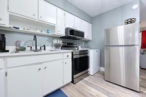 Η κουζίνα ή μικρή κουζίνα στο Southern Charm 4-0