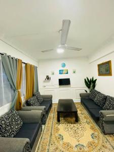 Χώρος καθιστικού στο Homestay Indah Jaya Sandakan