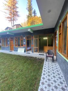 Κήπος έξω από το The Spiritual Cafe