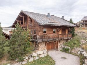 Budova, kde se chata nachází