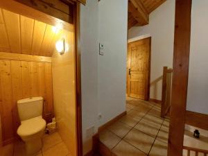 Φωτογραφία από το άλμπουμ του Chalet rénové calme avec terrasse et parking, animaux acceptés, wifi gratuit - FR-1-346-597 σε Arc 1800 +11 φωτογραφίες