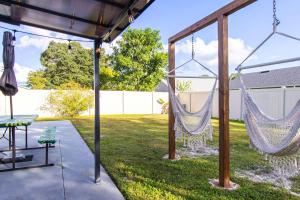 Zahrada ubytování Brand NewPainted Vacation Hse NrUCF PetsOK Fenced