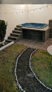 Πισίνα στο ή κοντά στο Casa con jacuzzi, 15 min del centro de Querétaro
