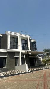 Fotografie z fotogalerie ubytování Inapstay - Villa Aura Puncak Landungsari v destinaci Dau