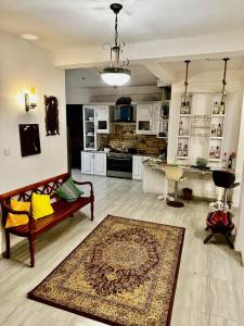 Η κουζίνα ή μικρή κουζίνα στο Queens Garden