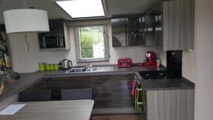 Køkken eller tekøkken på E68 Durdle Door Holiday Park