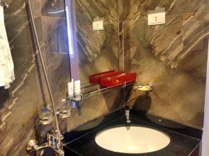Gallery image of Hong Ky Boutique Hotel in Diện Biên Phủ +114 photos