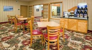 Nhà hàng/khu ăn uống khác tại Holiday Inn Express Munising-Lakeview Hotel By IHG