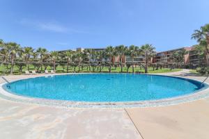 Hồ bơi trong/gần Apartamento Salgados 12c