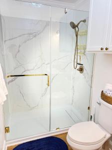 Ένα μπάνιο στο Blue Bay Cottage +80 φωτογραφίες