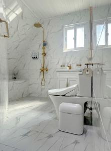 Phòng tắm tại 부산 스틸 굿 스테이