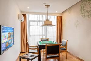 TV a/nebo společenská místnost v ubytování GreenTree Inn Suzhou Changshu North Haiyu Road Changhui Square Express Hotel