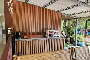 Příslušenství pro přípravu čaje a kávy v ubytování Mayuree Resort