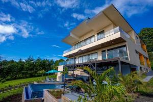 Πισίνα στο ή κοντά στο La Parada House 25