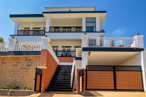 Балкон или терраса в Hill Haven By D2V