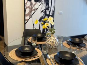 Φωτογραφία από το άλμπουμ του Positive Vibe Luxury Apartment with gated parking σε Vlorë +20 φωτογραφίες