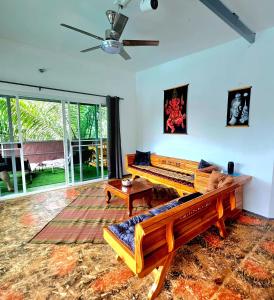 Ruang duduk di Kai Bae Loft