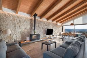 TV a/nebo společenská místnost v ubytování El Salvans