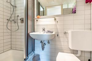 Et badeværelse på Charmante Ferienwohnung + 18 billeder