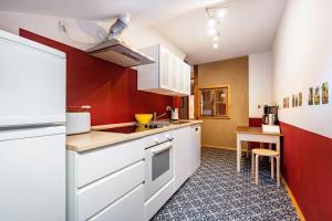 Köök või kööginurk majutusasutuses Denkmal an Urlaub